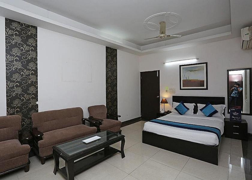 Uttar Pradesh Noida Deluxe Room