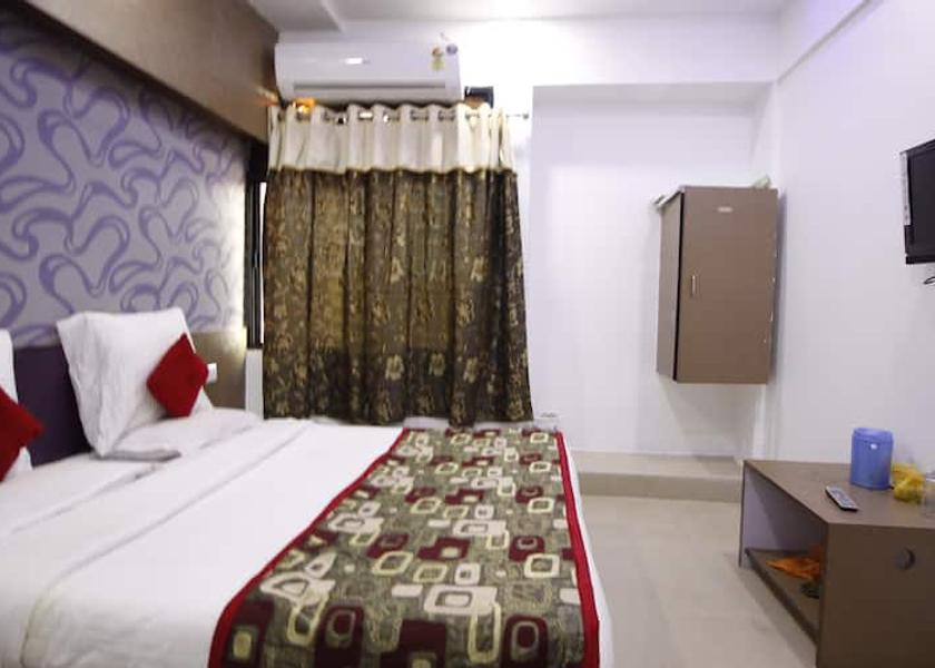 Gujarat Gandhinagar Deluxe Bedroom