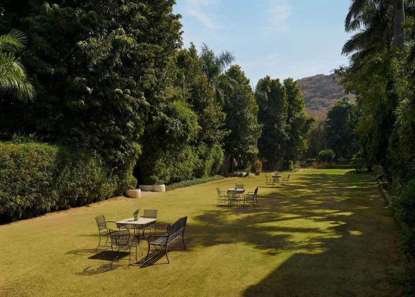 Rajasthan Sawai Madhopur Front Lawn - Outdoor Seating - Day