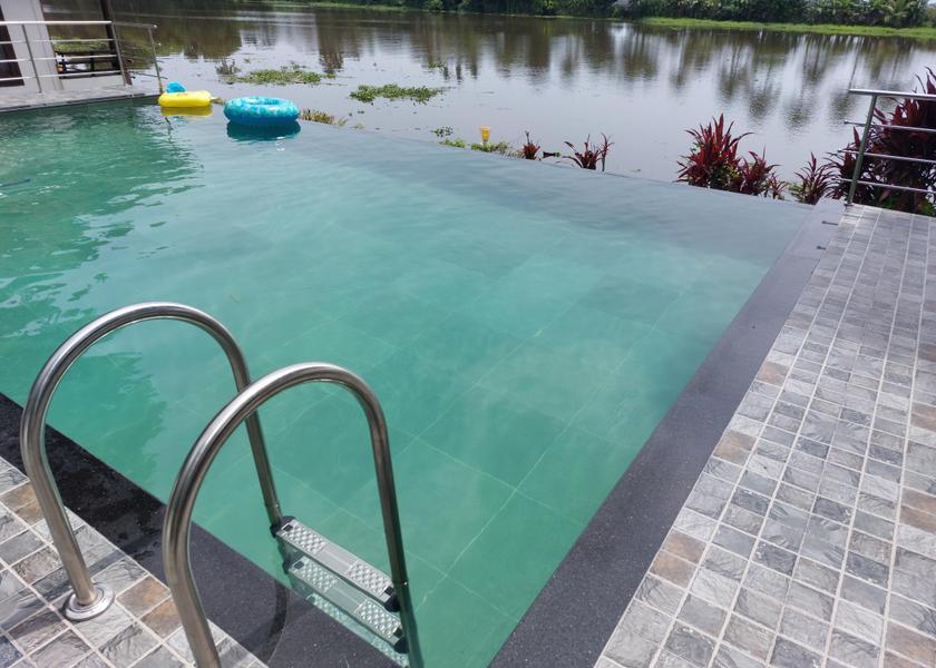 Kerala Alleppey Pool