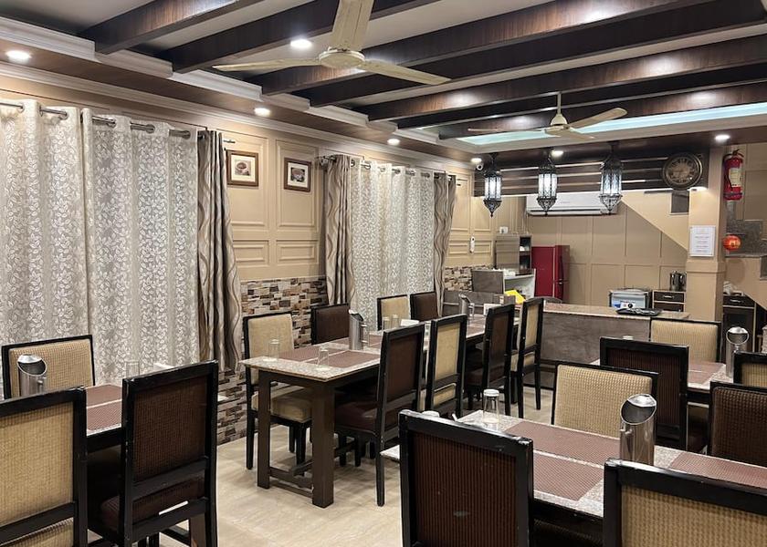 Jammu and Kashmir Srinagar Food & Dining