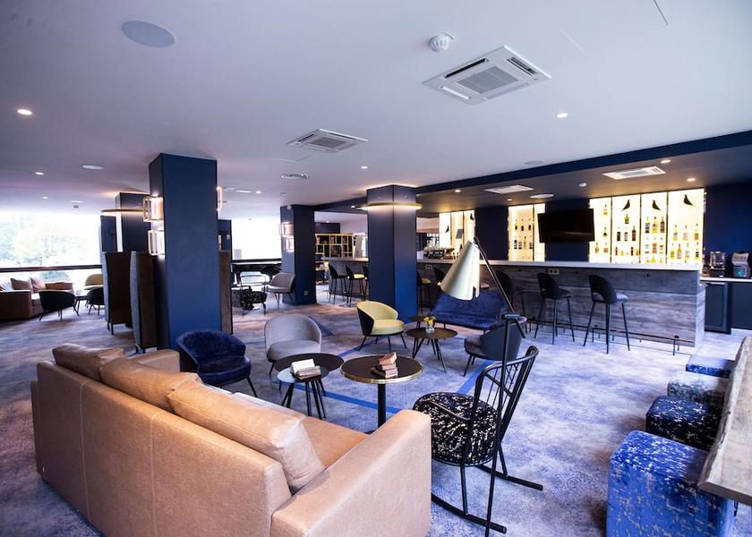 Auvergne-Rhone-Alpes Ferney-Voltaire Lobby
