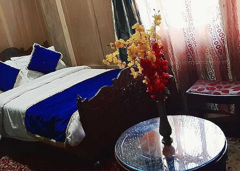 Jammu and Kashmir Srinagar Room