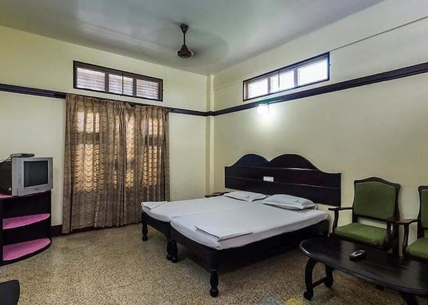 Kerala Kozhikode A/C Double Deluxe Room