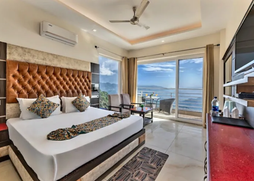 Himachal Pradesh Kasauli PREMIUM AC ( PANORAMIC VALLEY VIEW WITH LARGE PVT BALCONY)