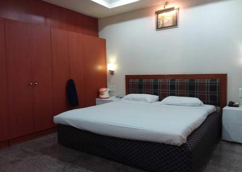Andhra Pradesh Kurnool Deluxe A/c
