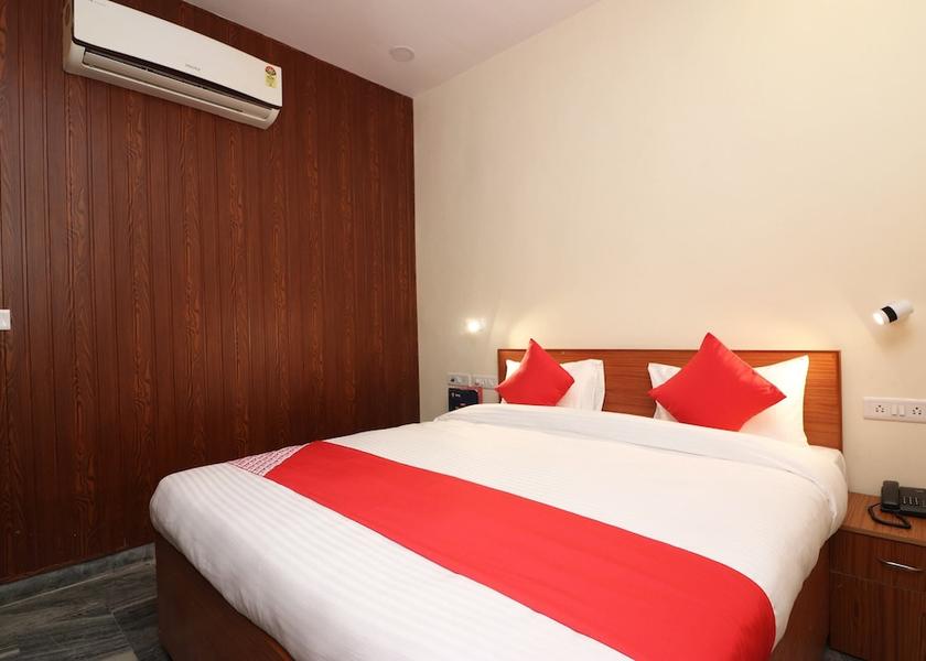 Uttar Pradesh Meerut Standard Room