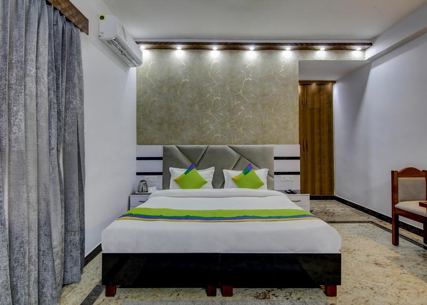 Haryana Manesar Deluxe Double Room