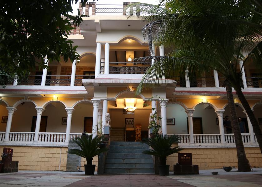 Gujarat Sasan Gir Hotel Exterior
