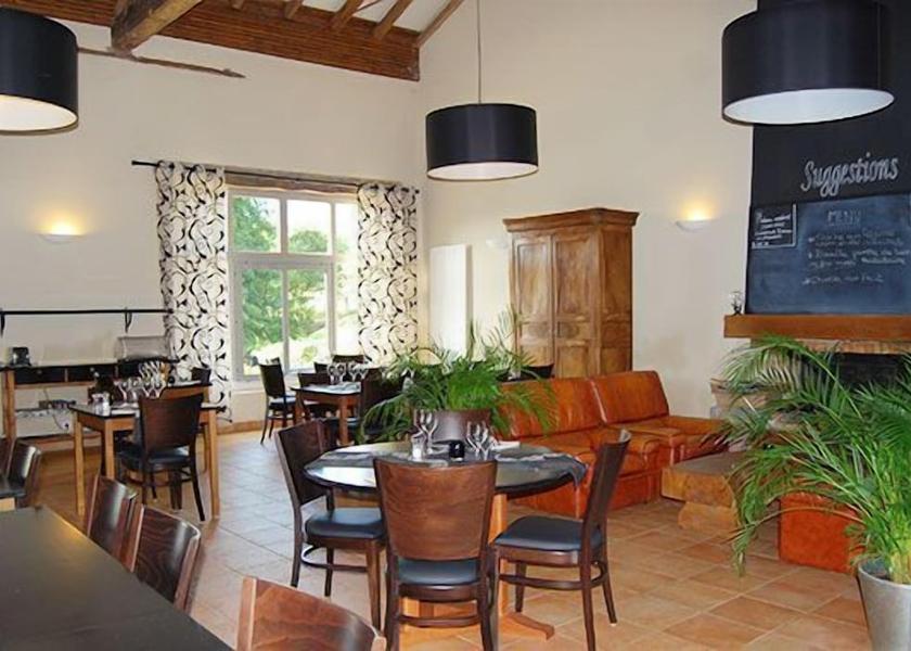 Nouvelle-Aquitaine Saint-Junien Dining Area