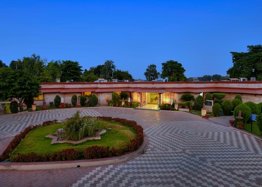 Madhya Pradesh Orchha Hotel Exterior