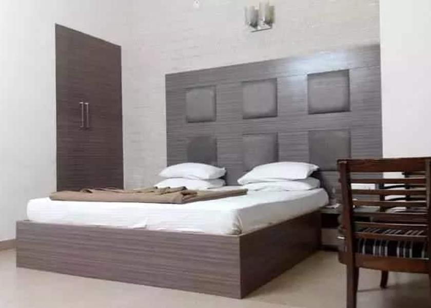 Haryana Rewari Room