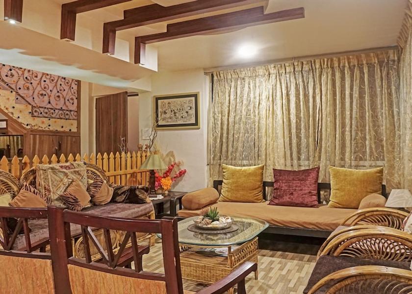 Maharashtra Pune Lobby sitting area