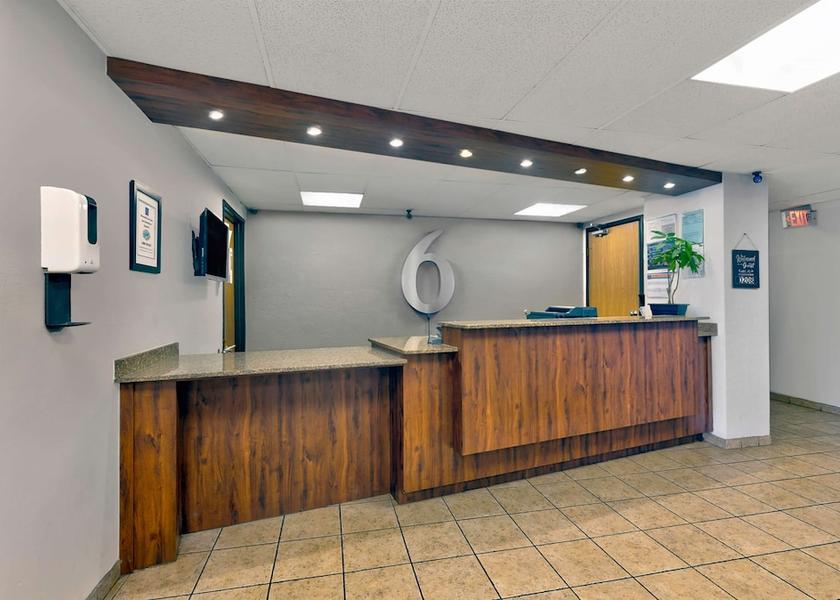 Wisconsin Oak Creek Lobby