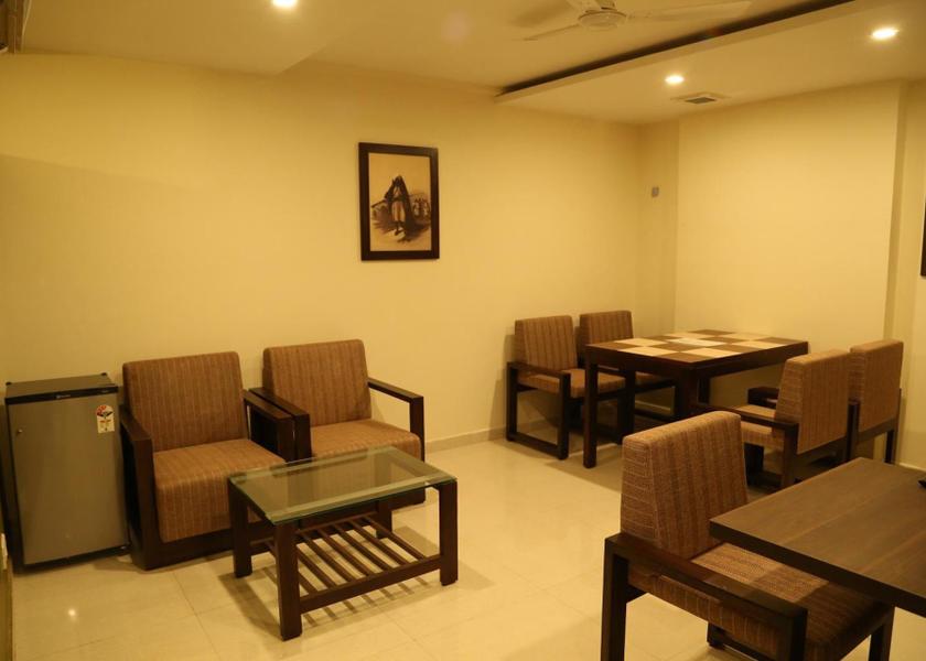 Karnataka Hubballi Shared lounge/TV area