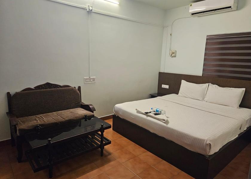 Kerala Perintalmanna Family Non AC Room