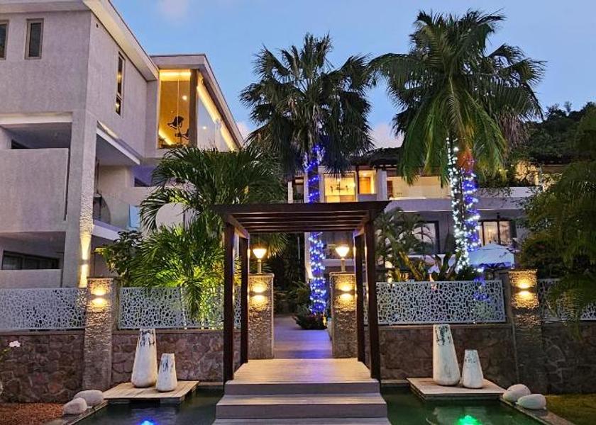  Praslin Island 