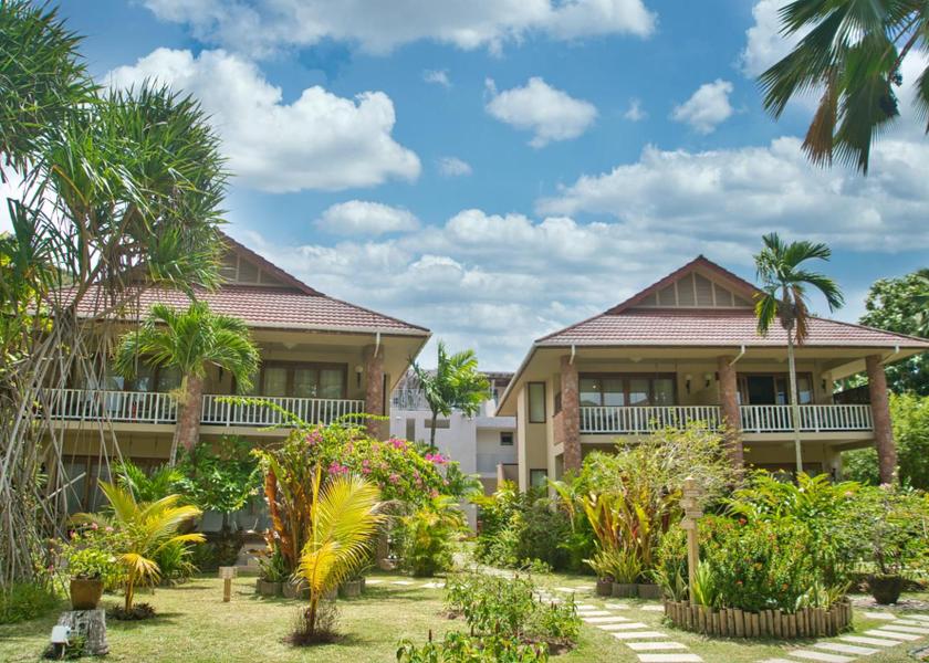  Praslin Island Hotel Exterior