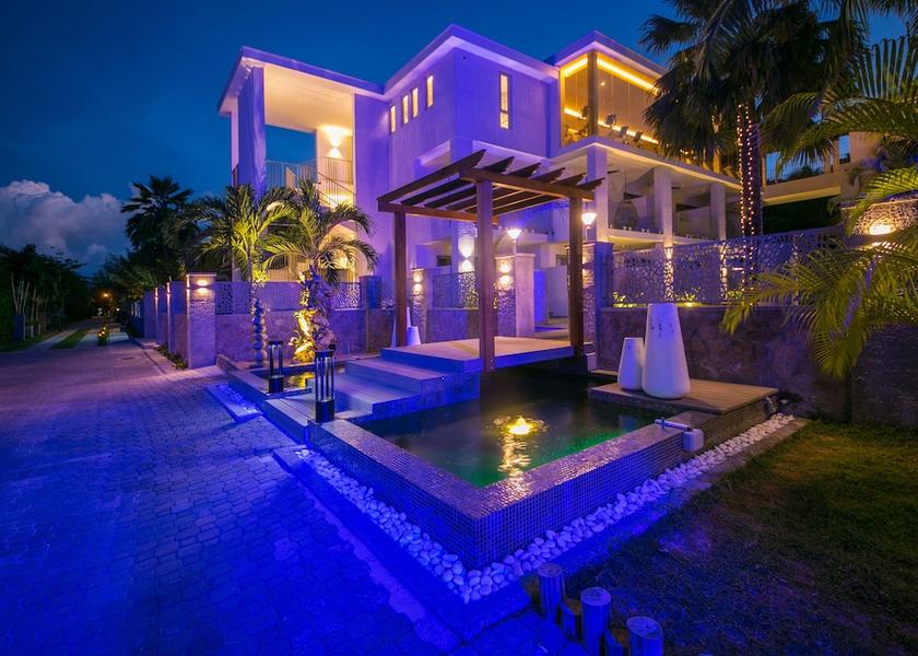  Praslin Island Front of property - evening/night