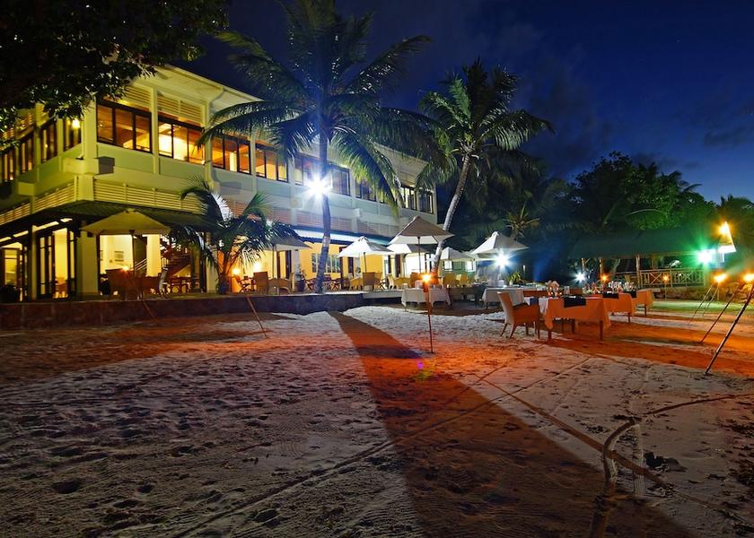 Baie Sainte Anne Praslin Island Outdoor Dining