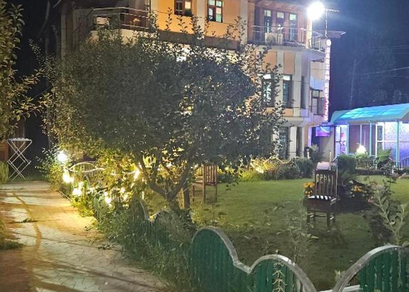 Jammu and Kashmir Srinagar Hotel Exterior