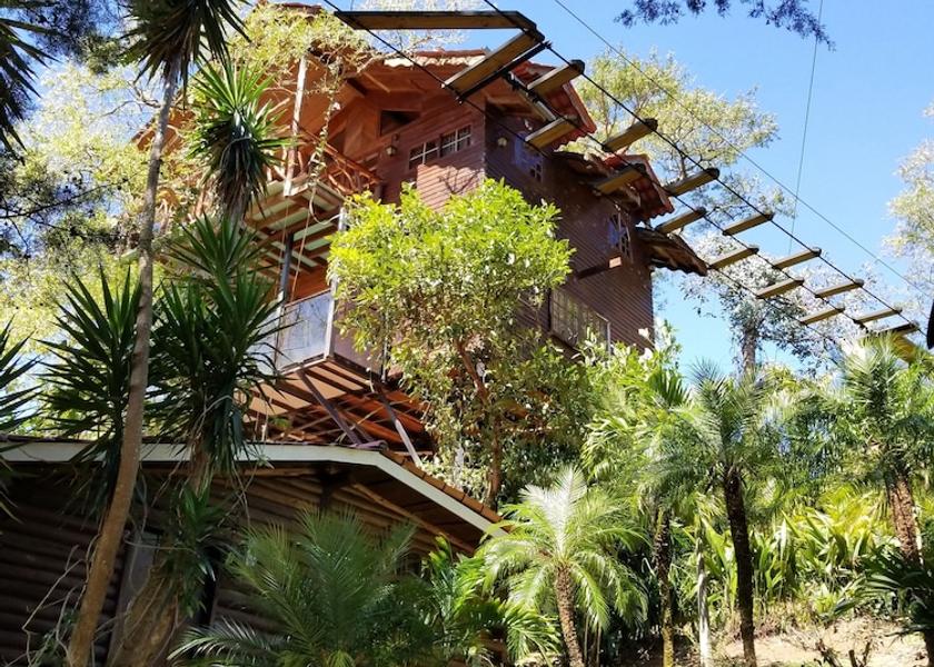 Heredia Province Jesús Property grounds
