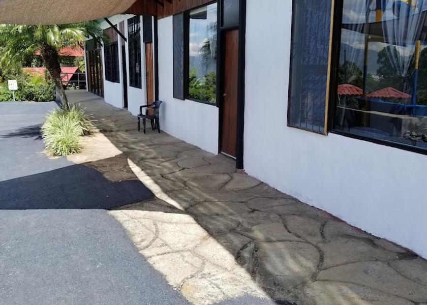 Alajuela Santa Barbara de Heredia Room