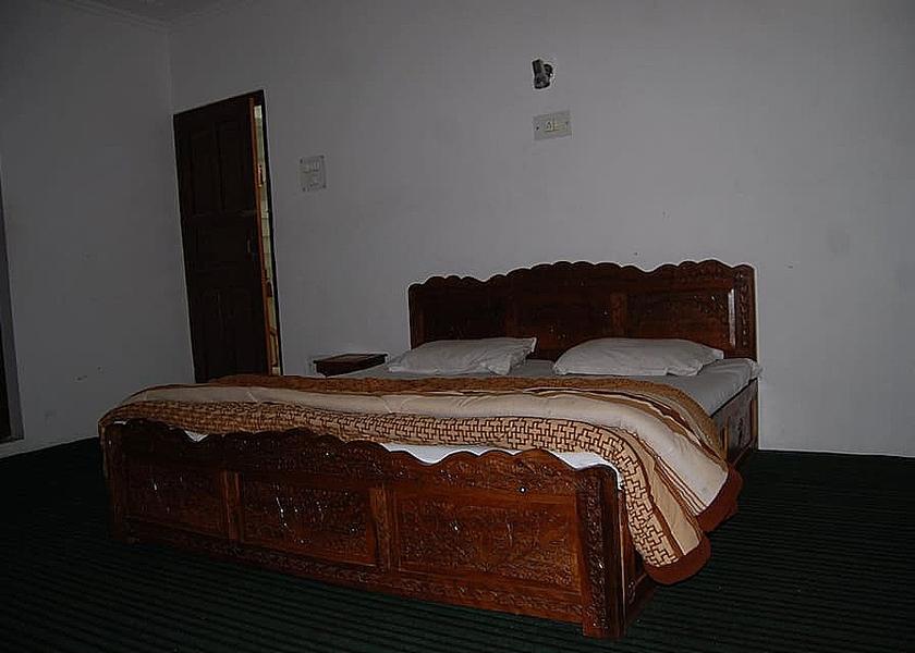 Jammu and Kashmir Srinagar Deluxe Double Bedroom View