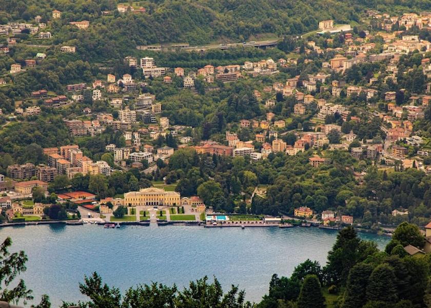 Lombardy Brunate Exterior Detail