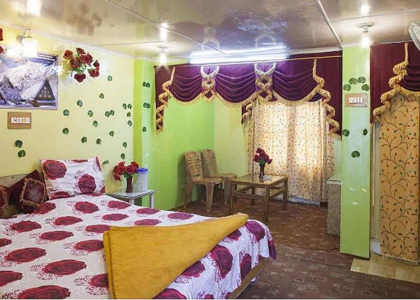 Jammu and Kashmir Srinagar Deluxe Room