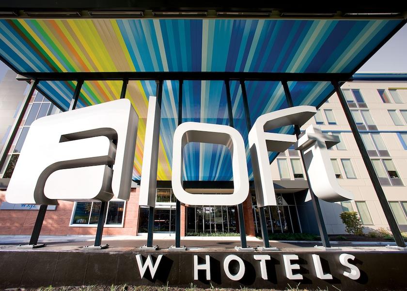 Quebec Dorval Facade