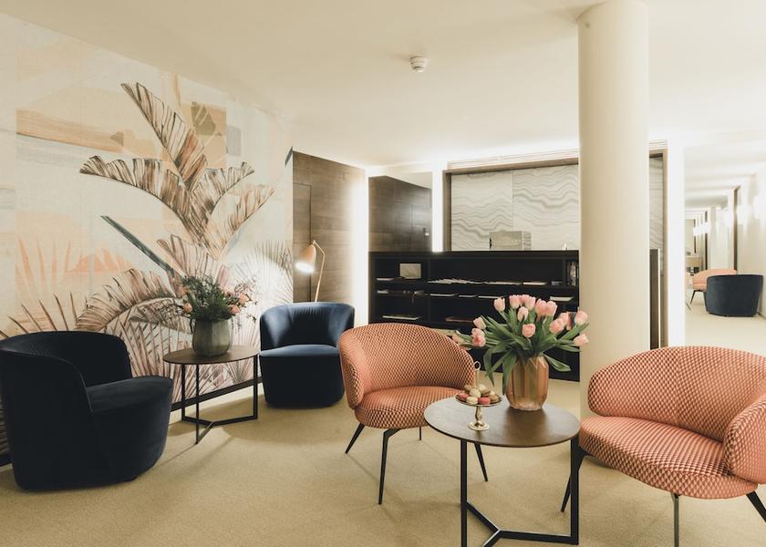  Vaduz Lobby lounge