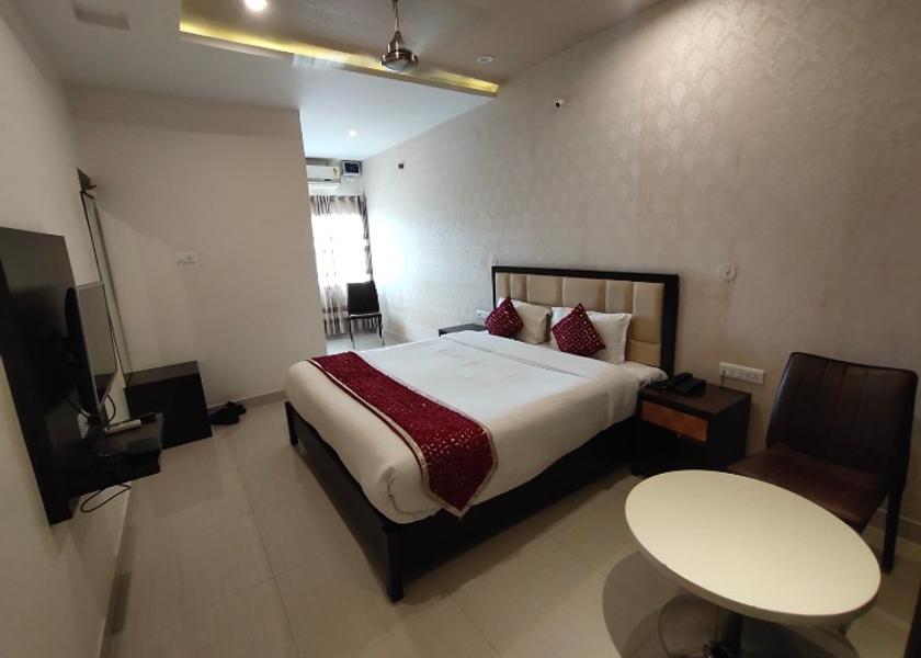 Karnataka Ranebennur Executive AC Room