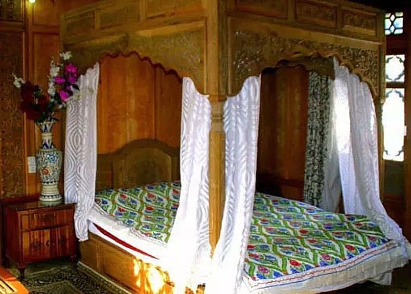 Jammu and Kashmir Srinagar Room