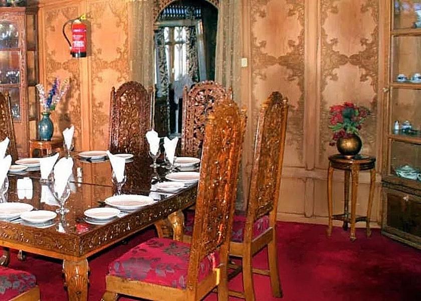 Jammu and Kashmir Srinagar Breakfast Area