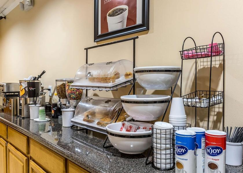 Alabama Eutaw Breakfast Area