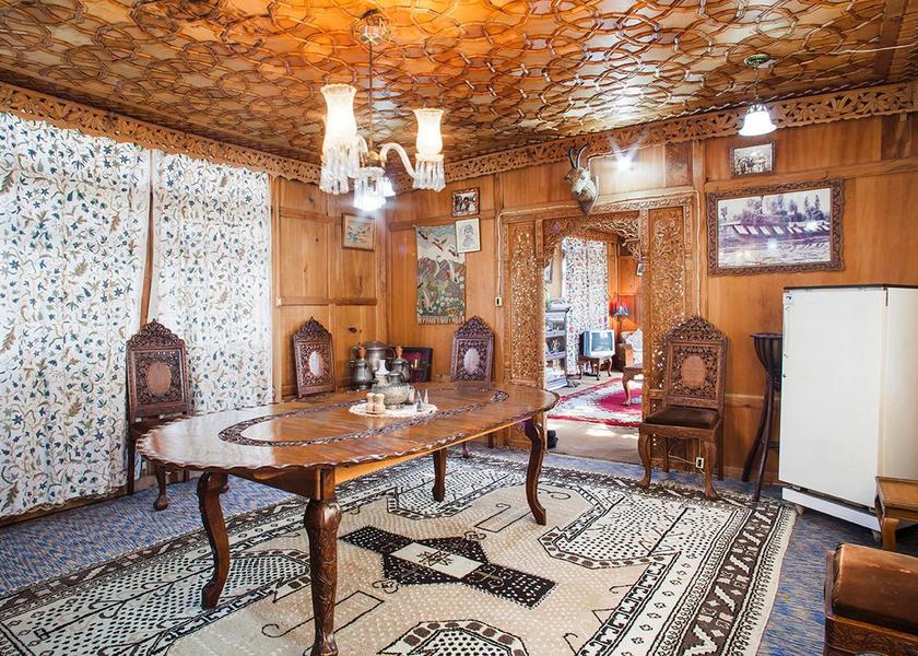 Jammu and Kashmir Srinagar Food & Dining