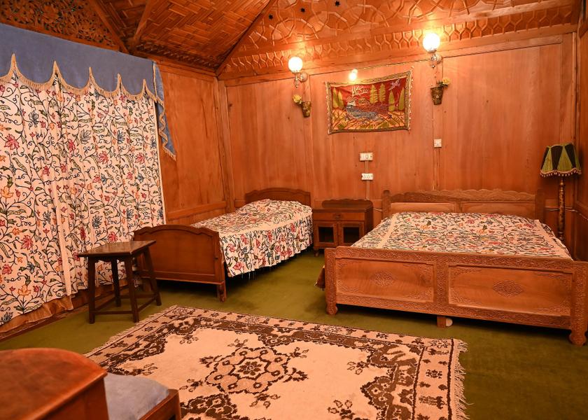 Jammu and Kashmir Srinagar Deluxe Room