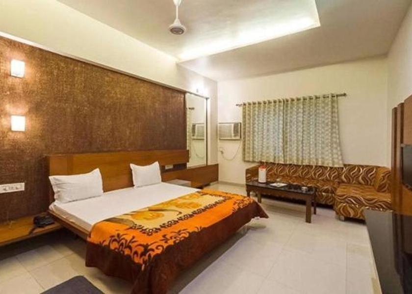 Gujarat Ambaji AC Deluxe Room