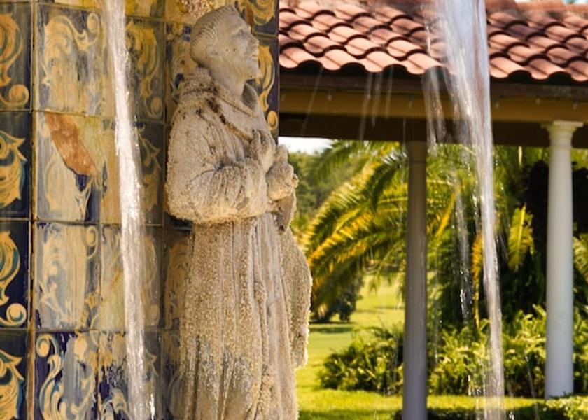 Florida Howey-In-The-Hills Exterior Detail