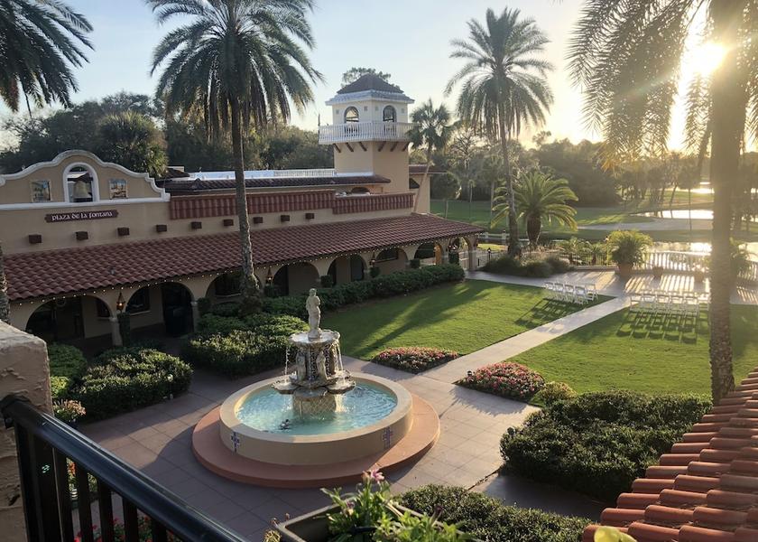 Florida Howey-In-The-Hills Fountain