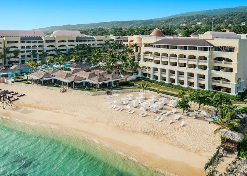 Saint James Montego Bay Exterior Detail