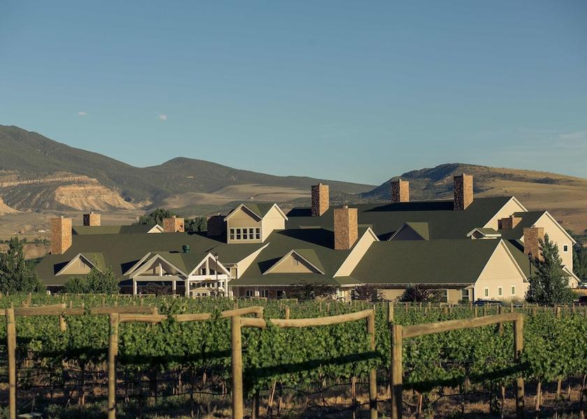 Colorado Palisade Exterior Detail