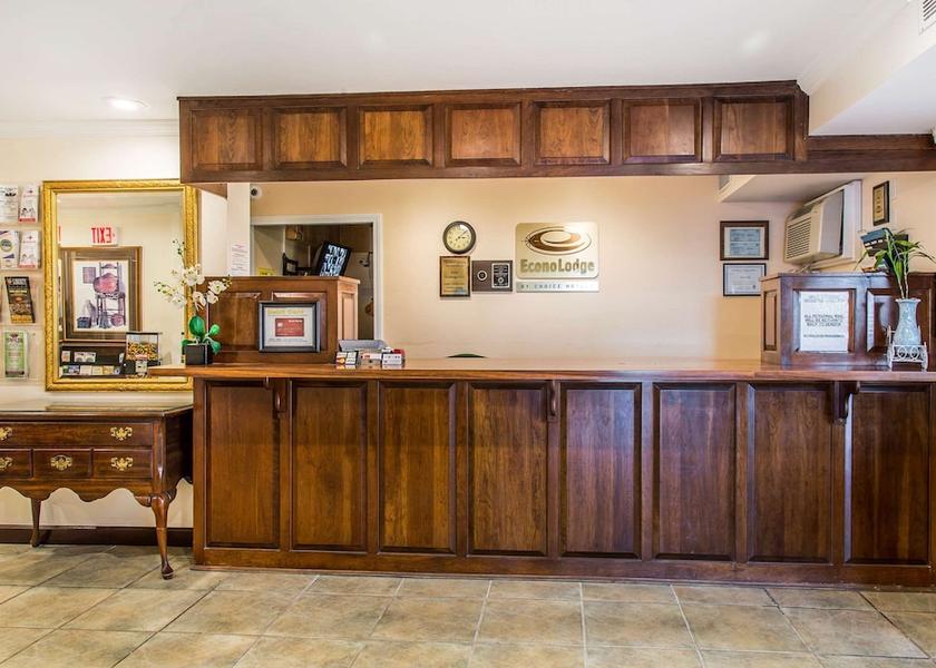 Connecticut Plantsville Lobby