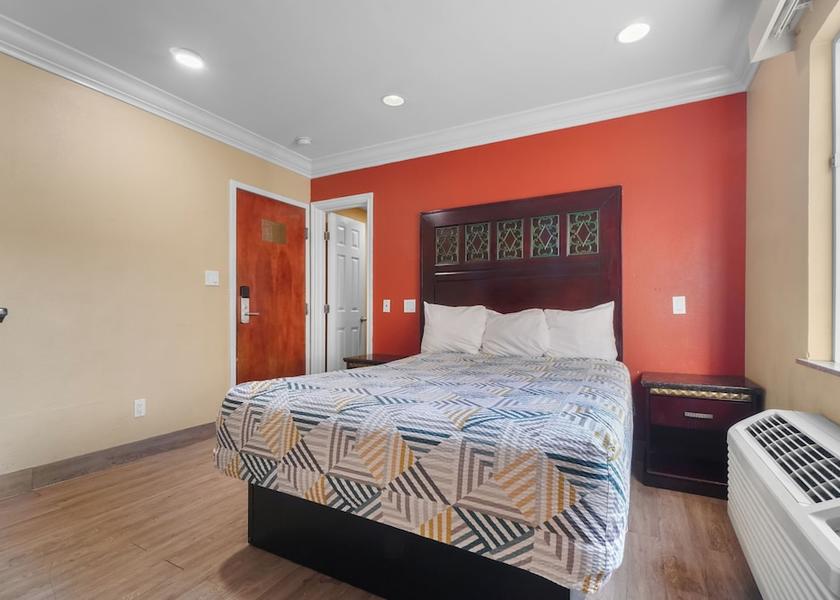 California Huntington Park Room