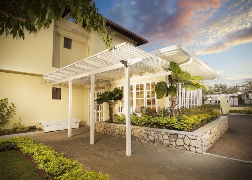 Westmoreland Negril Entrance