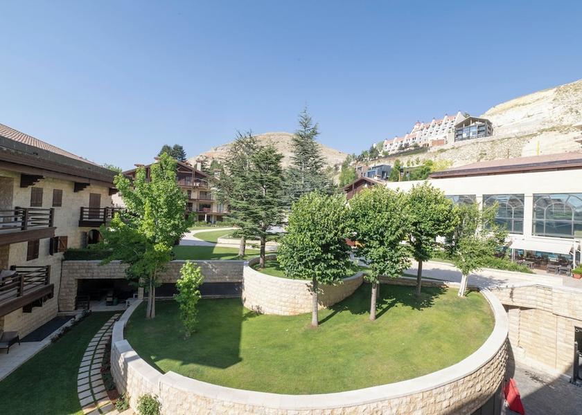  Mzaar Kfardebian Room