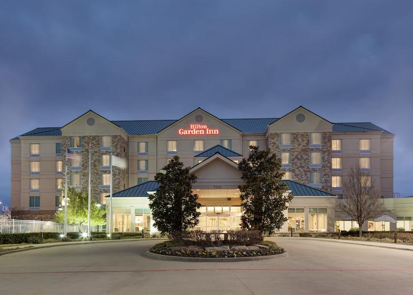 Texas Frisco Front of property - evening/night