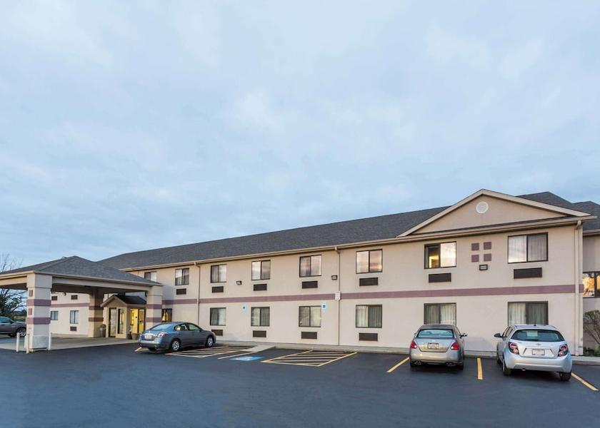 Illinois Yorkville Exterior Detail