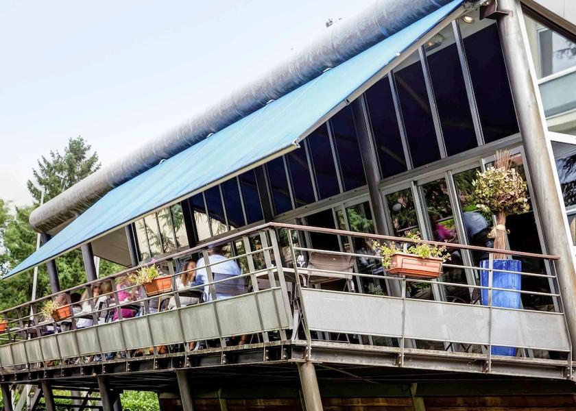 Auvergne-Rhone-Alpes Charbonnieres-Les-Bains Restaurant